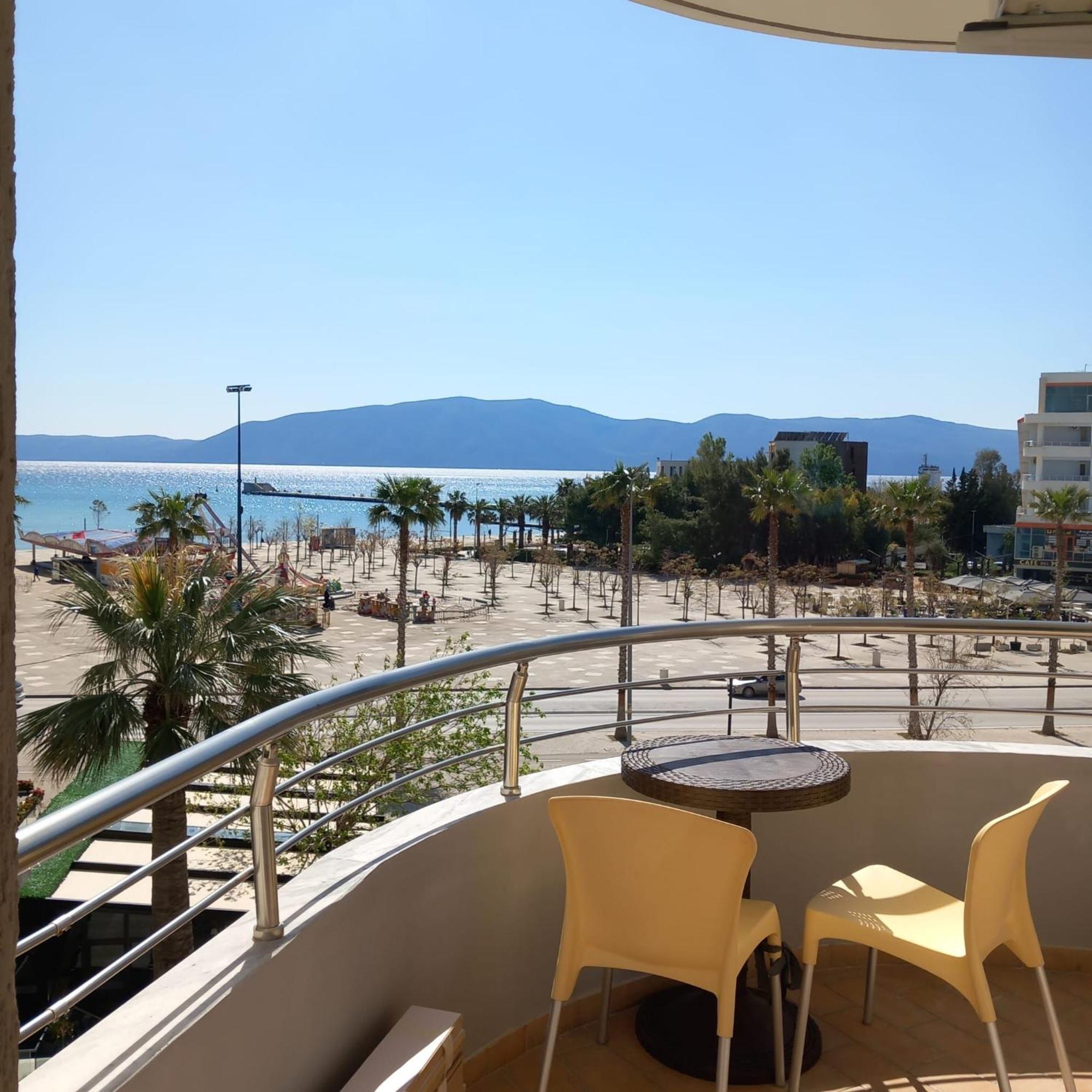 Duplex Lungomare Suites Vlore Room photo